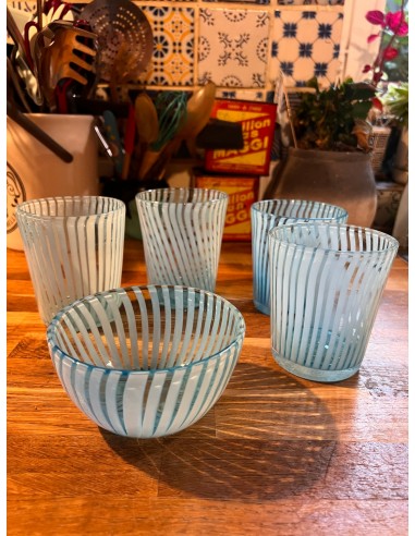 Service de 4 verres et 1 bol vintages en verre soufflé de Murano - Italy - Années 70